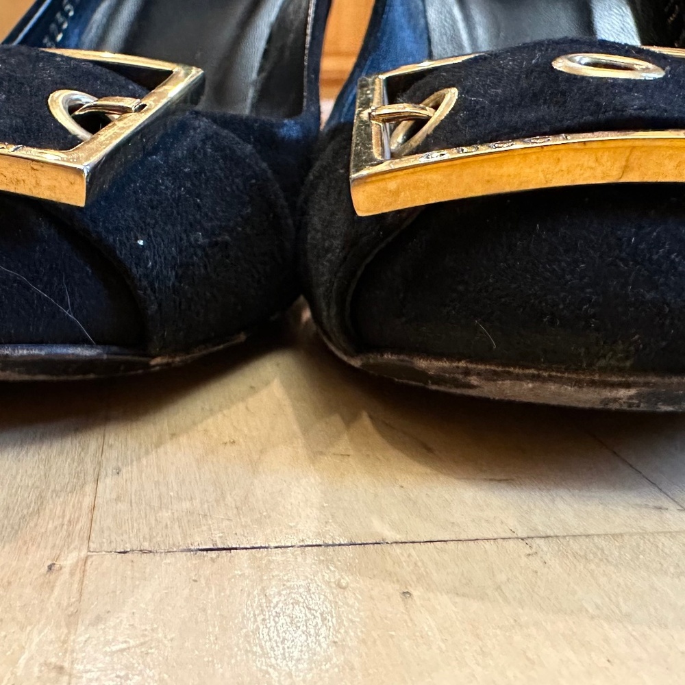 GUCCI Black suede Block Heel with gold buckle pump, 37/7,   GD1203 - Picture 10 of 10